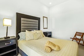 Dog-friendly Oceanfront Villa With Pool Access, Rooftop Patio, Full Ki