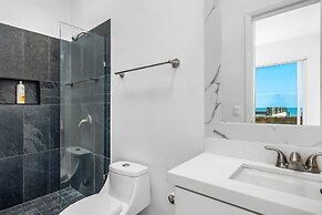 Dog-friendly Home With Partial Ocean View, Heated Pool, Rooftop Terrac