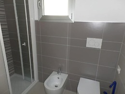 Comfortable Accommodation Featuring a Rooftop Pool