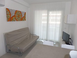 Comfortable Accommodation Featuring a Rooftop Pool