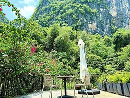 Yangshuo Lijiang Island Riverside Resor