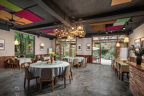 Yangshuo Lijiang Island Riverside Resor