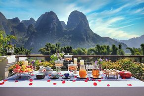 Yangshuo Lijiang Island Riverside Resor