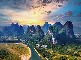 Yangshuo Lijiang Island Riverside Resor
