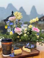 Yangshuo Lijiang Island Riverside Resor