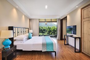Yangshuo Lijiang Island Riverside Resor