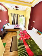 Premium Hotel Girish Heritage Stay