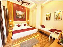 Premium Hotel Girish Heritage Stay