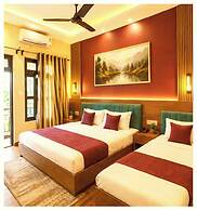 Premium Hotel Girish Heritage Stay