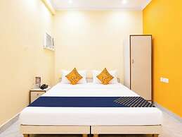 Hotel Mahadeva Stay Prayagraj