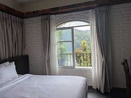 Nomad Pokhara Hotel