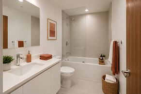 The Iceboat Luxe Stay