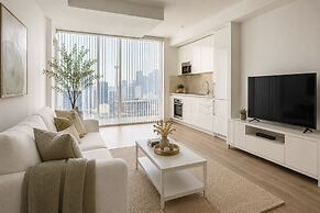 Front West Urban Stay