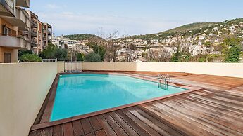 Scenic Riviera Home Near sea
