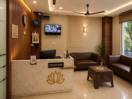 Hotel Lotus Palace
