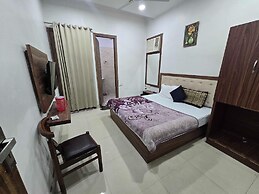 Townhouse Swarn Mandir Nirvana Grand
