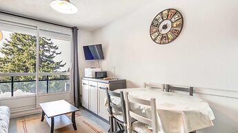 Quiet Mountain Stay in Chamrousse