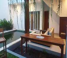 Cozzy De Ravin Canggu