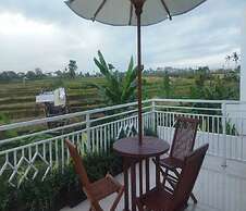 Cozzy De Ravin Canggu