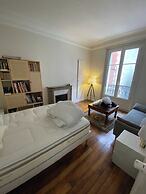 2bdr/4p Apartment Near Batignolles
