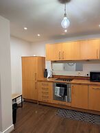 One Bedroom Flat in Mailbox With Free Parking