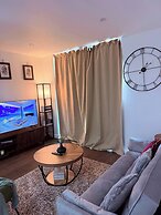 One Bedroom Flat in Mailbox With Free Parking