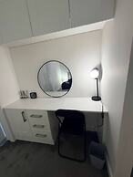 One Bedroom Flat in Mailbox With Free Parking