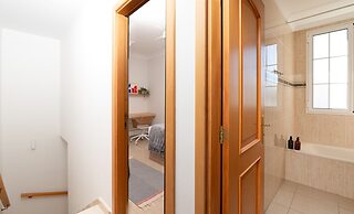 Anik Apartment-