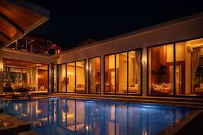 Luxurious 4BR Villa With Pool Gym Sauna Workspace