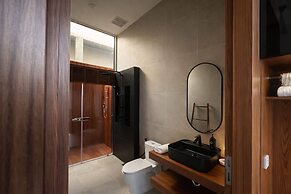 Luxurious 4BR Villa With Pool Gym Sauna Workspace