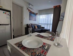 Bright Corner Condo - Rooftop Pool With Sea Views