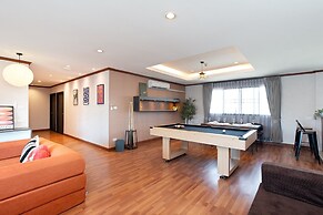 Capitel Ekkamai Hotel