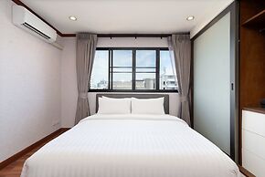 Capitel Ekkamai Hotel