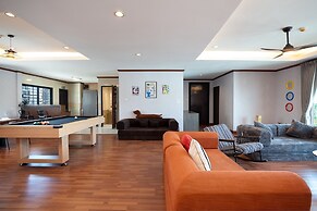 Capitel Ekkamai Hotel