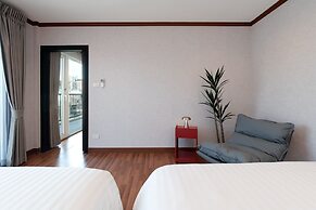Capitel Ekkamai Hotel