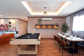 Capitel Ekkamai Hotel