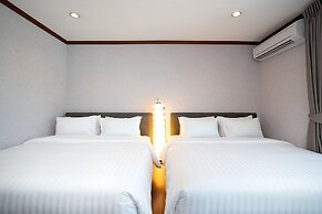 Capitel Ekkamai Hotel