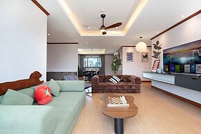 Capitel Ekkamai Hotel