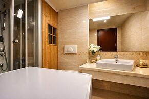 New Golden Mountain Apartments