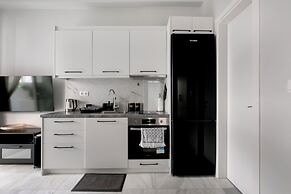 Kolonaki Cocoon - 2-BR Stylish Apt with Backyard in Kolonaki