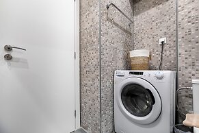 Kolonaki Cocoon - 2-BR Stylish Apt with Backyard in Kolonaki