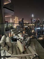Luxury 1 BR with Stunning Water Views