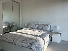 Modern 1BR With Breathtaking Views
