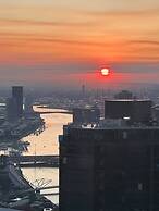 Modern 1BR With Breathtaking Views