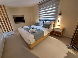 Elea Suites Adelianos Kampos