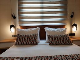 Elea Suites Adelianos Kampos