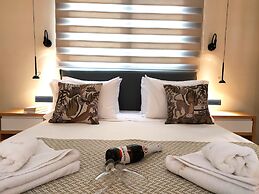Elea Suites Adelianos Kampos