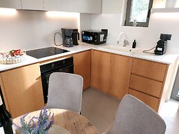 Elea Suites Adelianos Kampos