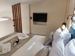 Elea Suites Adelianos Kampos