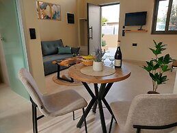 Elea Suites Adelianos Kampos